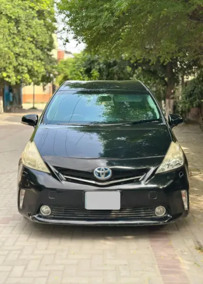 2014 Toyota Prius Alpha for sale in Lahore