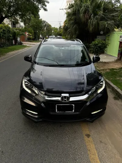 2016 Honda Vezel for sale in Lahore